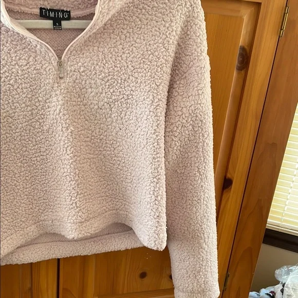 Pink Fleece Sweater 🐑🩷 - Picture 8 of 12